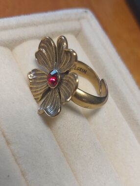 SIGNED Vintage Pilgrim Danish Design Brushed Gold Red Crystal Flower Ring
